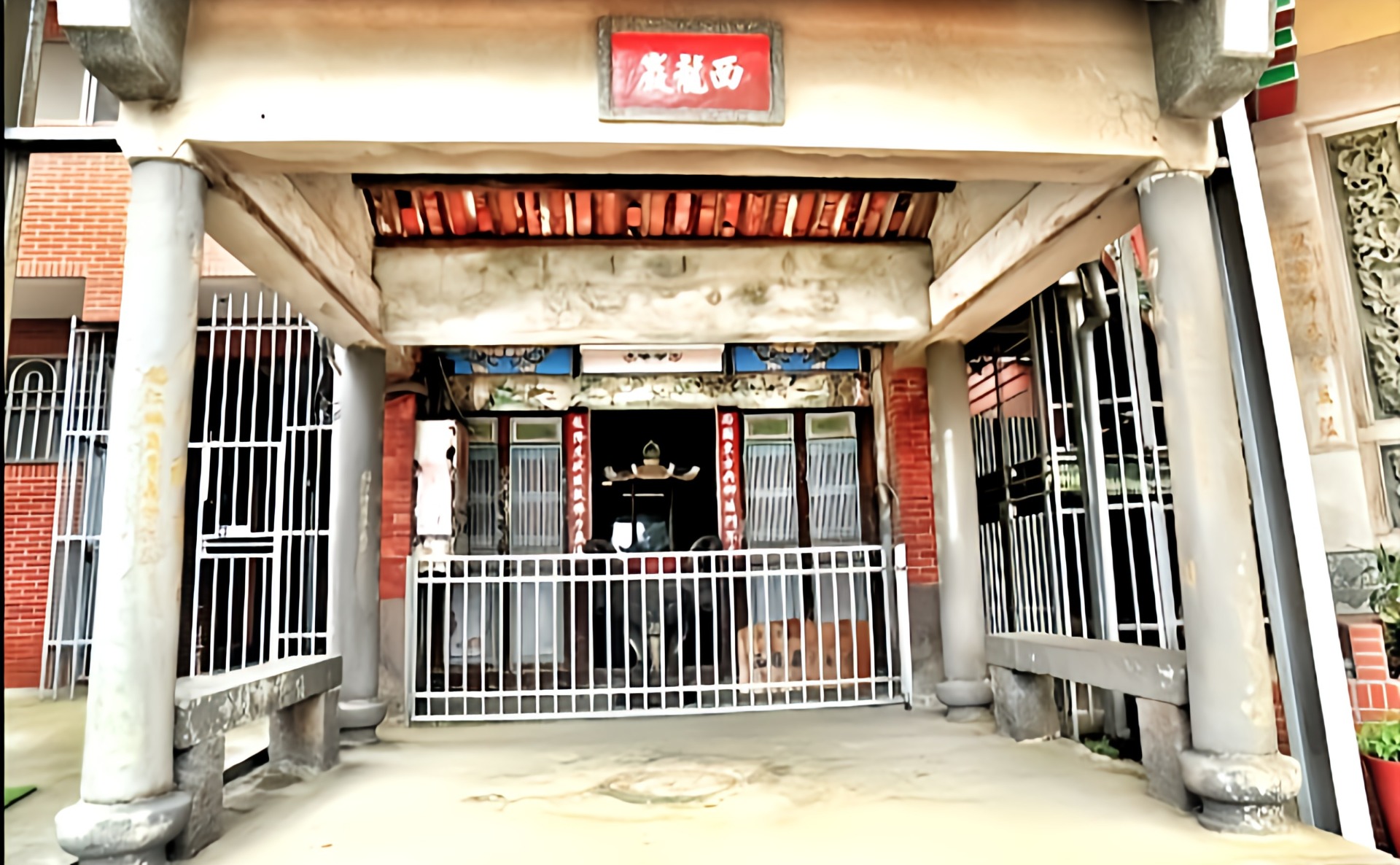 新北市八里屈西龍巖觀音廟/年份未知